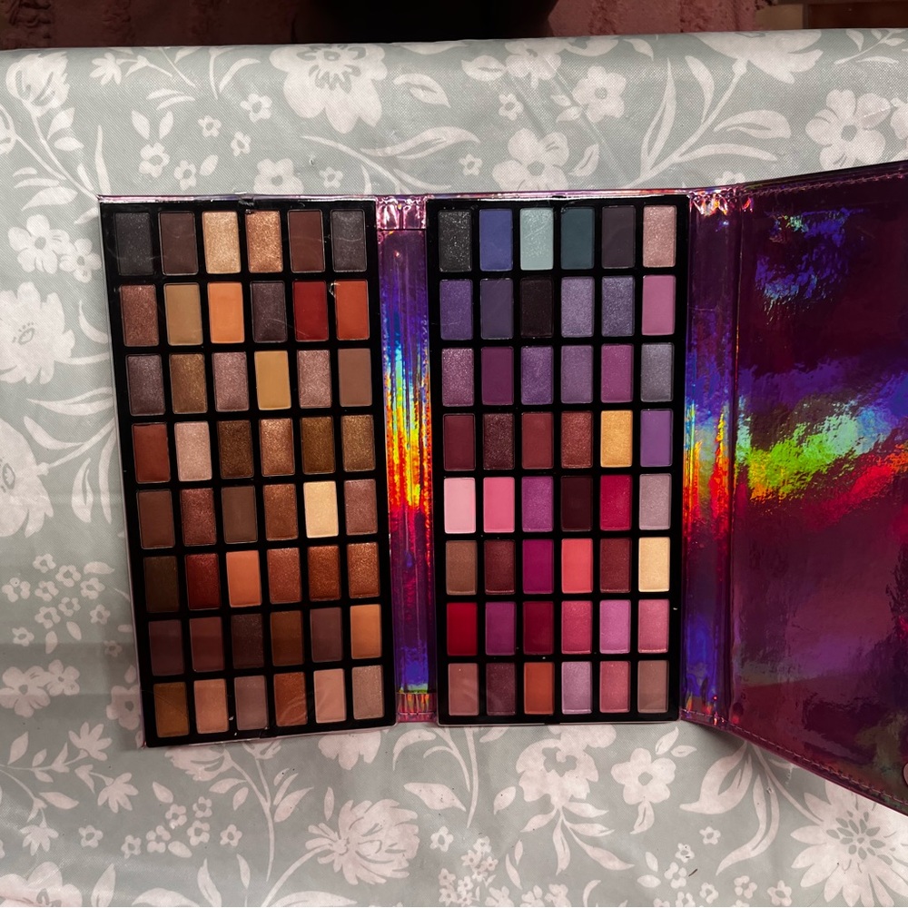 Professional Eyeshadow Palette with Vibrant Colors